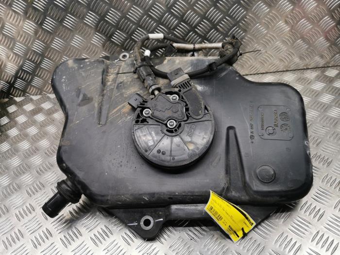 Gebrauchte Adblue Tank Mercedes Vito (447.6) 1.6 109 CDI 16V Preis € 275,00 Margenregelung angeboten von autodemontage denollen