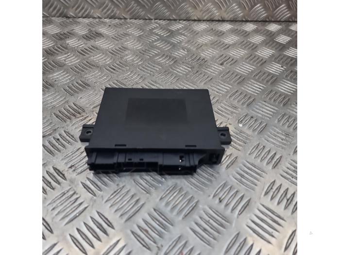 Używane Modul keyless vehicle Mercedes CL (216) 5.5 CL-550 V8 32V Cena € 87,50 Procedura marży oferowane przez autodemontage denollen