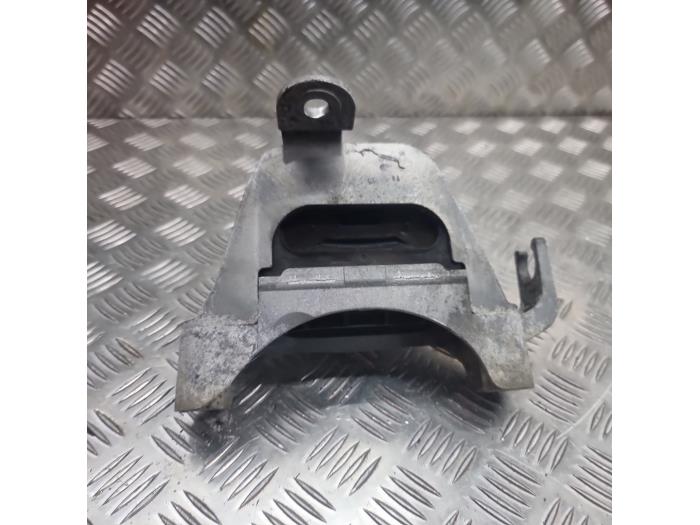 Usagé Support moteur Opel Astra J (PC6/PD6/PE6/PF6) 2.0 CDTI 16V 160 Ecotec Prix € 30,00 Règlement à la marge proposé par autodemontage denollen