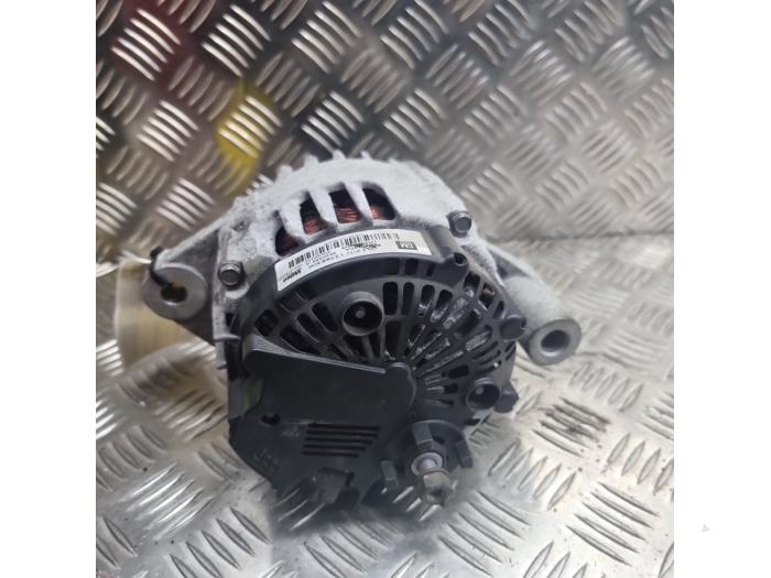 Dynamo från en Opel Astra J (PC6/PD6/PE6/PF6) 2.0 CDTI 16V 160 Ecotec 2015