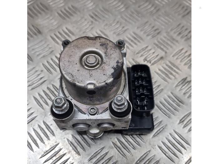 Używane Pompa ABS Daihatsu Cuore (L251/271/276) 1.0 12V DVVT Cena € 38,00 Procedura marży oferowane przez autodemontage denollen