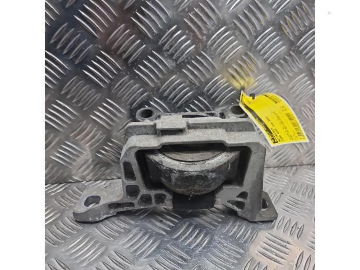 Used Engine mount Ford Kuga II (DM2) 1.5 EcoBoost 16V 120 Price € 35,00 Margin scheme offered by autodemontage denollen