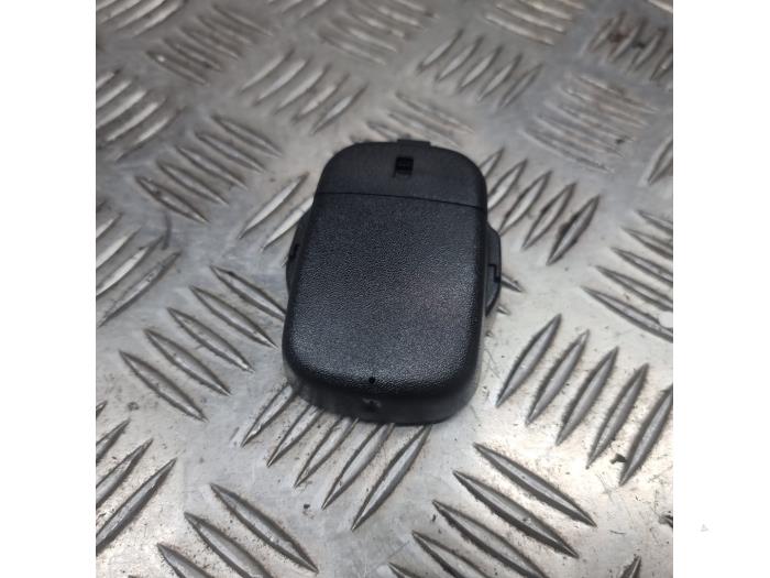 Begagnade Regnsensor Opel Astra J (PC6/PD6/PE6/PF6) 2.0 CDTI 16V 160 Ecotec Pris € 29,95 Marginaltabell erbjuds av autodemontage denollen