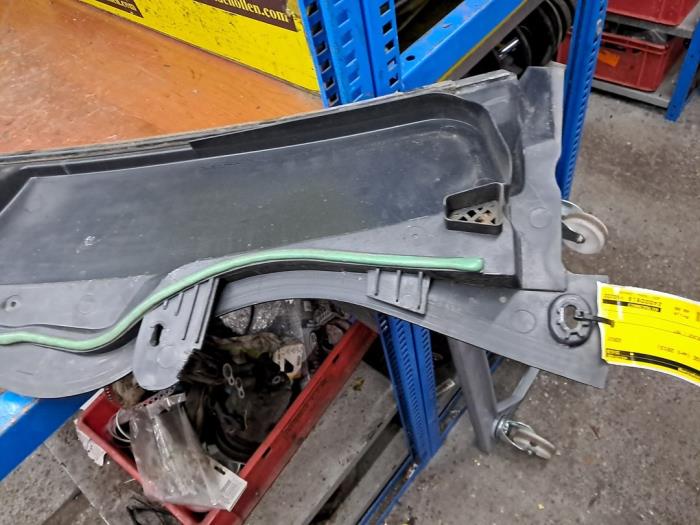 Używane Parawan Mercedes A (W176) 2.0 A-250 Turbo 16V Cena € 40,00 Procedura marży oferowane przez autodemontage denollen
