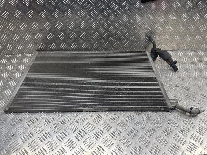 Begagnade AC-radiator Jaguar XE 2.0 D E-Performance 16V Pris € 100,00 Marginaltabell erbjuds av autodemontage denollen