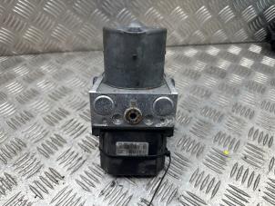 ABS-pump från en Jaguar X-type 2.1 V6 24V 2004