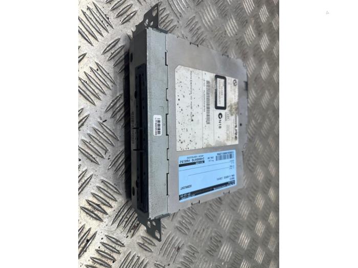 Używane Radio BMW 3 serie Touring (F31) 318d 2.0 16V Cena € 250,00 Procedura marży oferowane przez autodemontage denollen