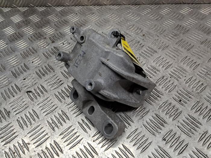 Used Engine mount Volkswagen Golf Plus (5M1/1KP) 2.0 TDI 16V Price € 30,00 Margin scheme offered by autodemontage denollen