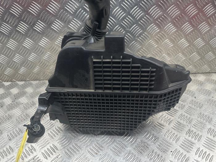 Gebrauchte Luftfiltergehäuse Dacia Sandero II 0.9 TCE 12V Preis € 50,00 Margenregelung angeboten von autodemontage denollen