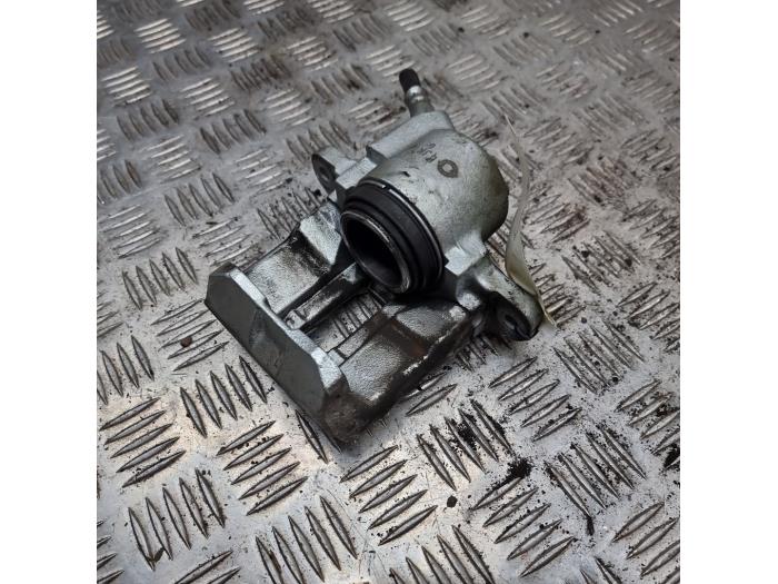 Used Front brake calliper, left Renault Twingo (C06) 1.2 16V Price € 45,00 Margin scheme offered by autodemontage denollen