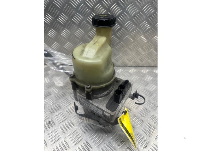 Usagé Pompe de direction Dacia Sandero II 0.9 TCE 12V Prix € 225,00 Règlement à la marge proposé par autodemontage denollen