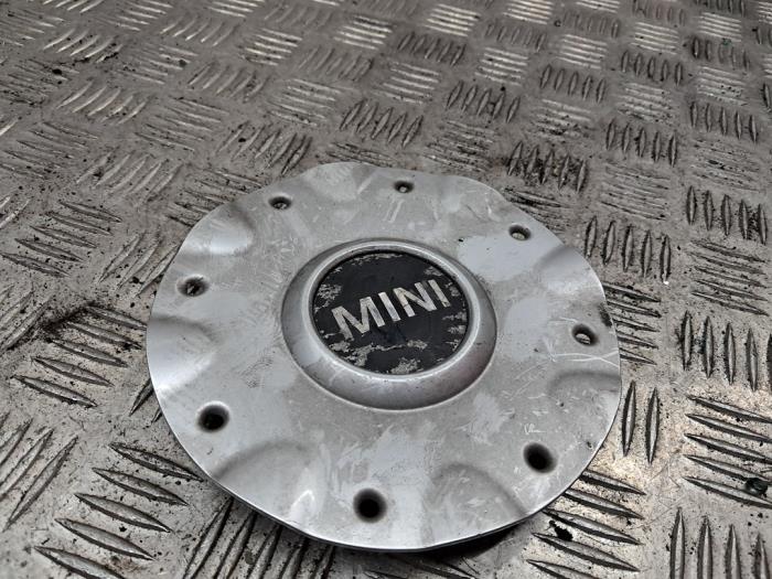 Używane Kolpak BMW Mini (R50/53) 1.6 16V Cooper Cena € 25,00 Procedura marży oferowane przez autodemontage denollen