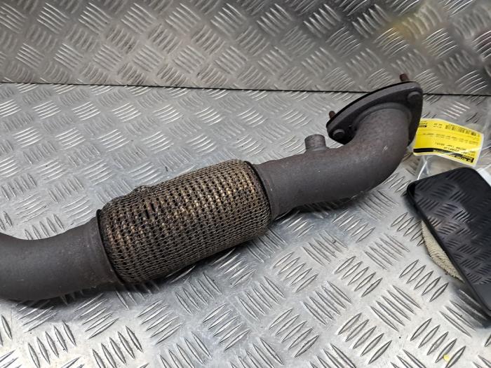 Gebrauchte Auspuff Hauptrohr Opel Astra J (PC6/PD6/PE6/PF6) 2.0 CDTI 16V 160 Ecotec Preis € 60,00 Margenregelung angeboten von autodemontage denollen