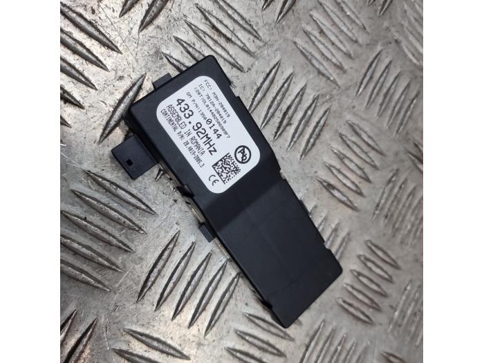 Używane Keyless Entry-Antena Opel Adam 1.0 Ecotec 12V SIDI Turbo Cena € 24,95 Procedura marży oferowane przez autodemontage denollen