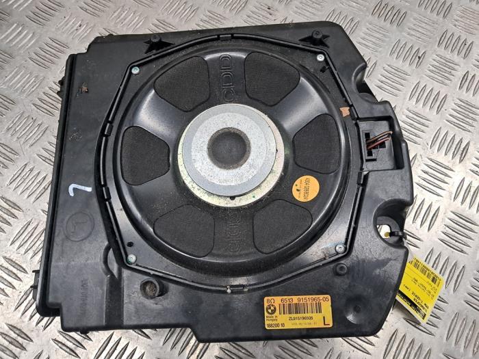 Subwoofer z BMW 7 serie (F01/02/03/04) 740d 24V 2011