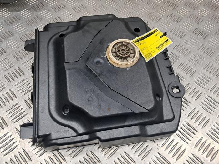 Używane Subwoofer BMW 7 serie (F01/02/03/04) 740d 24V Cena € 49,95 Procedura marży oferowane przez autodemontage denollen