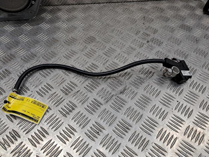 Używane Biegun akumulator BMW 7 serie (F01/02/03/04) 740d 24V Cena € 39,95 Procedura marży oferowane przez autodemontage denollen