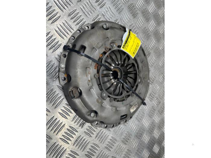 Used Clutch kit (complete) Volkswagen Caddy Alltrack Price on request offered by autodemontage denollen