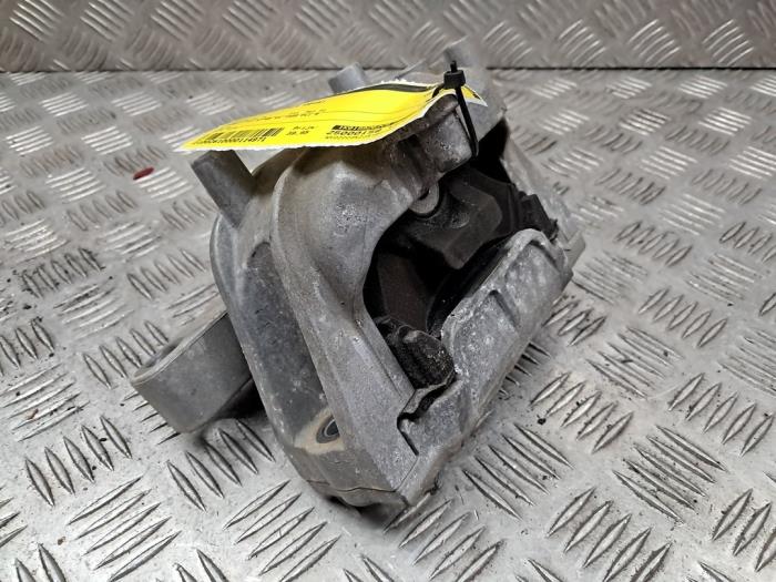 Used Engine mount Volkswagen Caddy Alltrack Price € 39,95 Margin scheme offered by autodemontage denollen