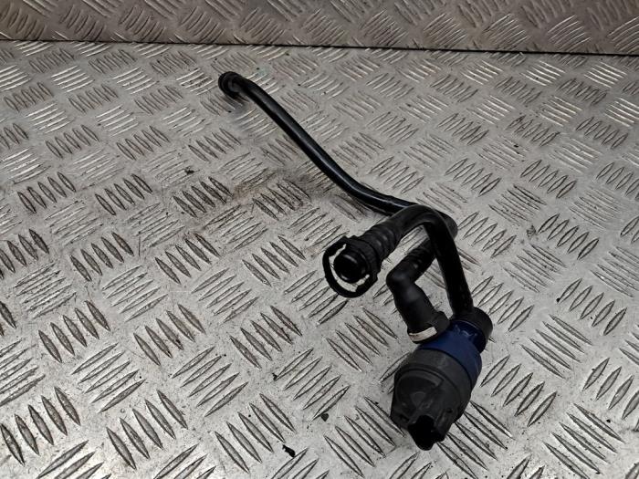 Usagé Débitmètre BMW 1 serie (F20) 116i 1.6 16V Prix € 30,00 Règlement à la marge proposé par autodemontage denollen