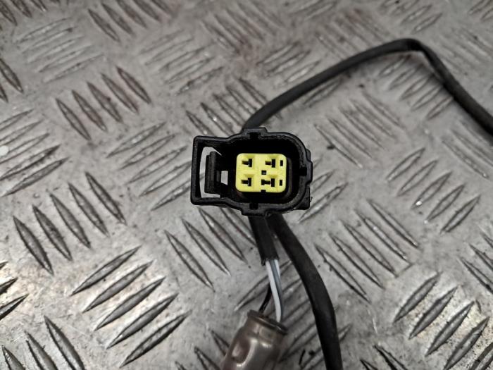 Lambda probe from a Mercedes-Benz SLK (R172) 3.5 350 V6 24V BlueEFFICIENCY 2013