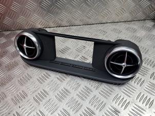 Usagé Aerateur tableau de bord Mercedes SLK (R172) 3.5 350 V6 24V BlueEFFICIENCY Prix sur demande proposé par de Nollen autorecycling