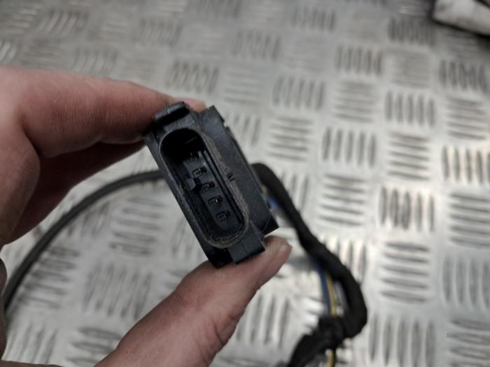 Lambda probe from a Land Rover Discovery V (LR) 2.0 Td4 16V 2018