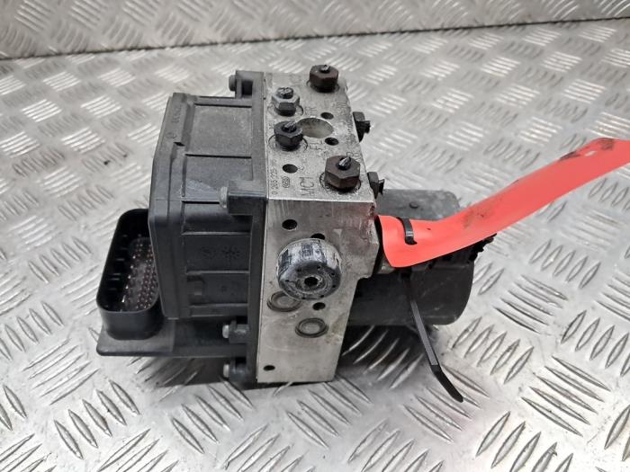 Usagé Bloc ABS Alfa Romeo 166 3.0 V6 24V Prix € 114,00 Règlement à la marge proposé par autodemontage denollen