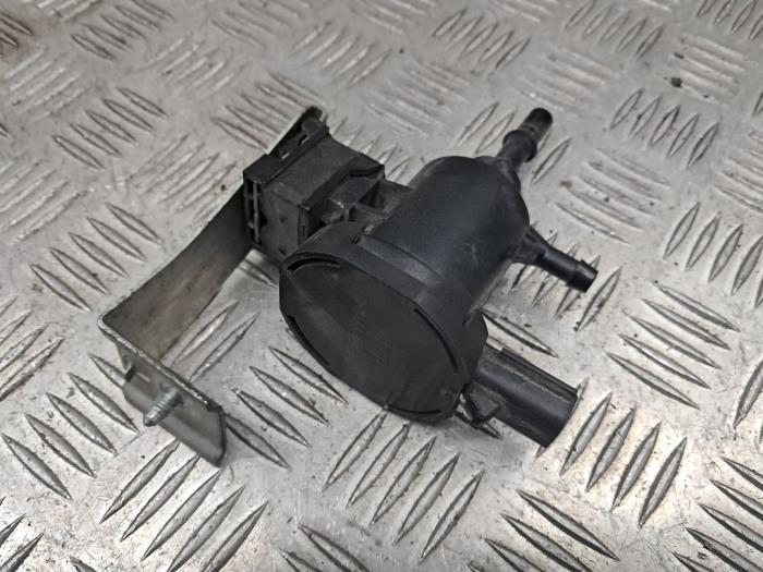 Begagnade Bränsletrycksregulator Mercedes A (W176) 1.6 A-160 16V Pris € 24,95 Marginaltabell erbjuds av autodemontage denollen
