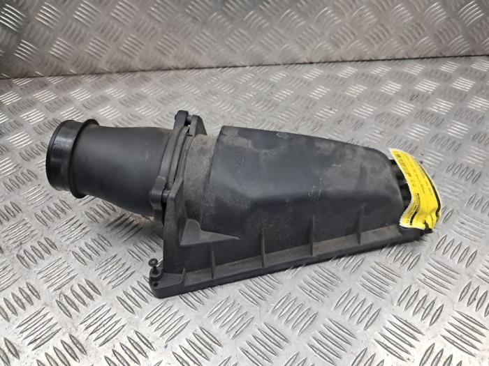 Begagnade Luftfilterhus Mercedes A (W176) 1.6 A-160 16V Pris € 25,00 Marginaltabell erbjuds av autodemontage denollen