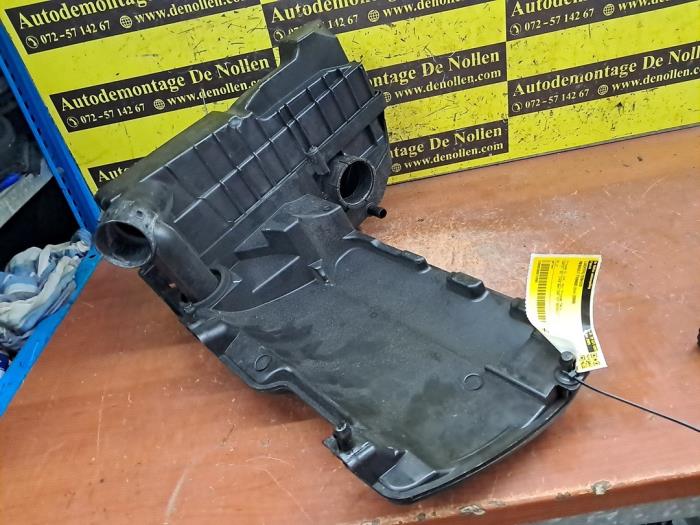 Begagnade Luftfilterhus Renault Twingo (C06) 1.2 16V Quickshift Pris € 40,00 Marginaltabell erbjuds av autodemontage denollen