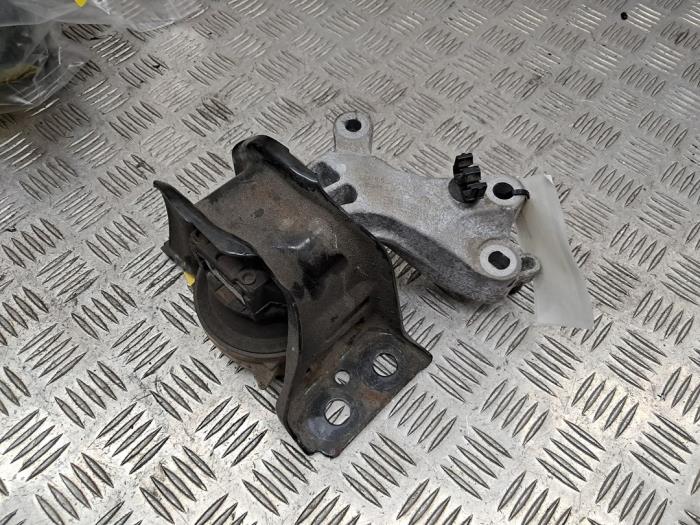 Used Engine mount Renault Kangoo Express (FW) Price € 35,00 Margin scheme offered by autodemontage denollen