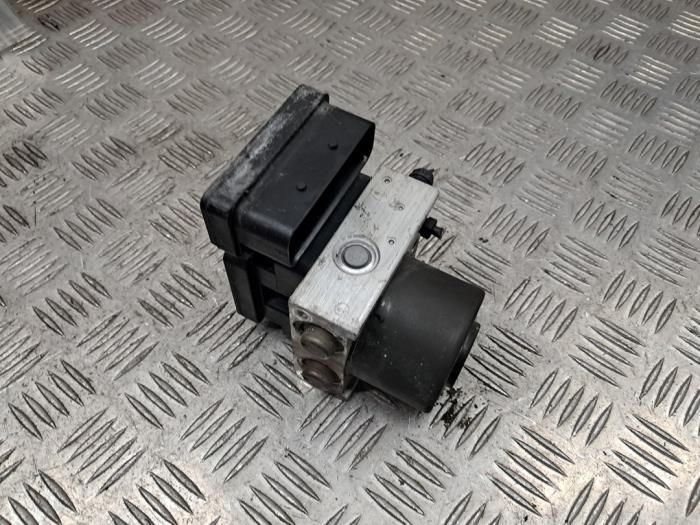 Begagnade ABS-pump BMW Mini (R50/53) 1.6 16V Cooper Pris € 94,00 Marginaltabell erbjuds av autodemontage denollen