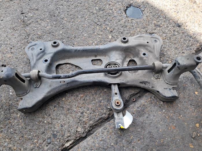 Used Subframe Volkswagen Golf VII (AUA) 1.6 TDI 16V Price on request offered by autodemontage denollen