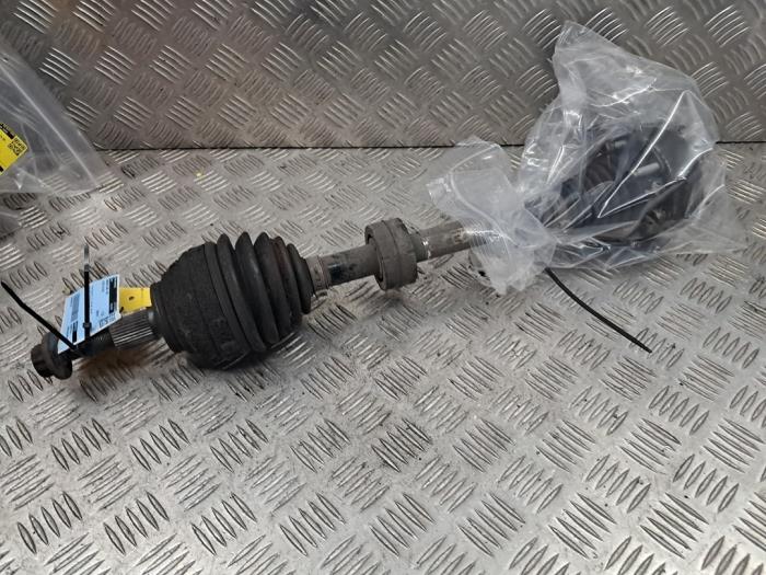 Gebrauchte Antriebswelle links vorne Volkswagen Golf VII (AUA) 1.6 TDI 16V Preis € 75,00 Margenregelung angeboten von autodemontage denollen
