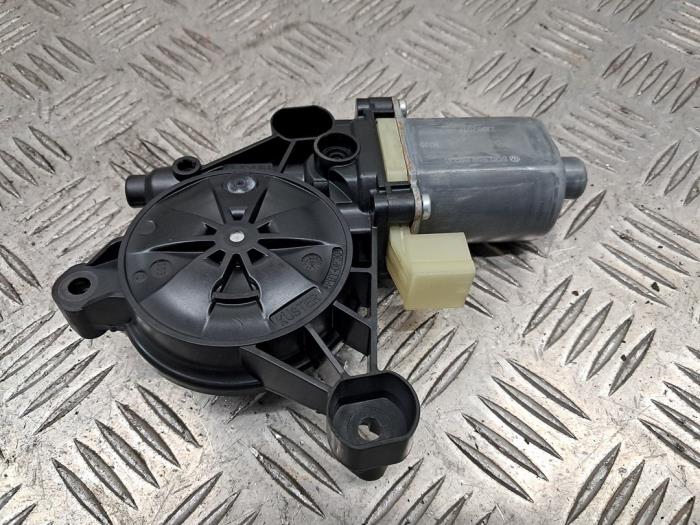 Usados Motor de ventanilla de puerta Volkswagen Golf VII (AUA) 1.5 TSI Evo BlueMotion 16V Precio € 15,00 Norma de margen ofrecido por autodemontage denollen