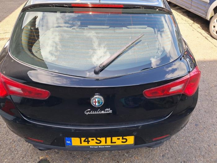 Begagnade Baklucka Alfa Romeo Giulietta (940) 1.4 TB 16V MultiAir Pris på förfrågan erbjuds av autodemontage denollen