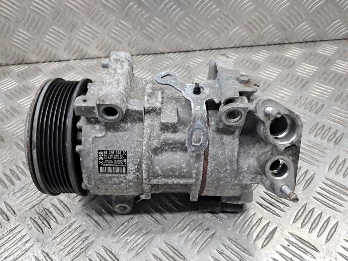 Usagé Compresseur de clim Opel Corsa F (UB/UH/UP) 1.2 Turbo 12V 100 Prix € 90,00 Règlement à la marge proposé par autodemontage denollen