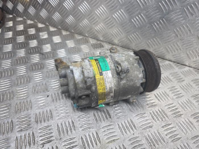Luftkonditioneringspump från en MINI Mini One/Cooper (R50) 1.6 16V Cooper 2003