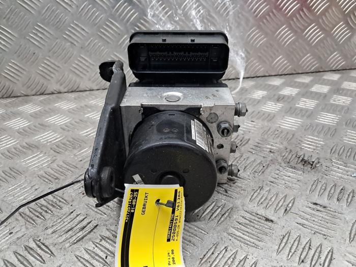 Używane Pompa ABS Volkswagen Golf VI (5K1) 1.4 TSI 122 16V Cena € 190,00 Procedura marży oferowane przez autodemontage denollen