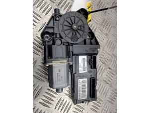 Begagnade Motor, dörrfönster Renault Megane III Berline (BZ) 1.6 16V Pris € 42,50 Marginaltabell erbjuds av de Nollen autorecycling