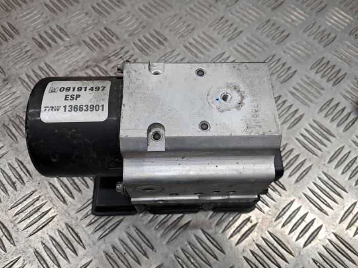 Begagnade ABS-pump Opel Vectra C GTS 3.2 V6 24V Pris på förfrågan erbjuds av autodemontage denollen
