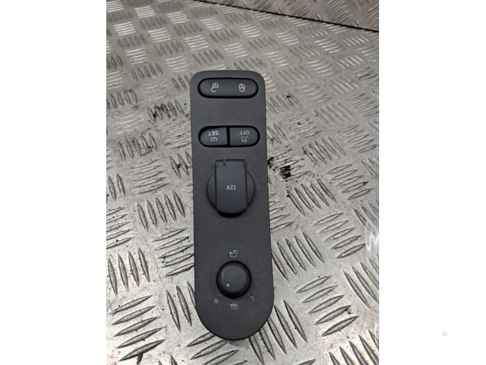 Używane Przelacznik ASR Seat Leon (1P1) 1.4 TSI 16V Cena € 25,00 Procedura marży oferowane przez autodemontage denollen