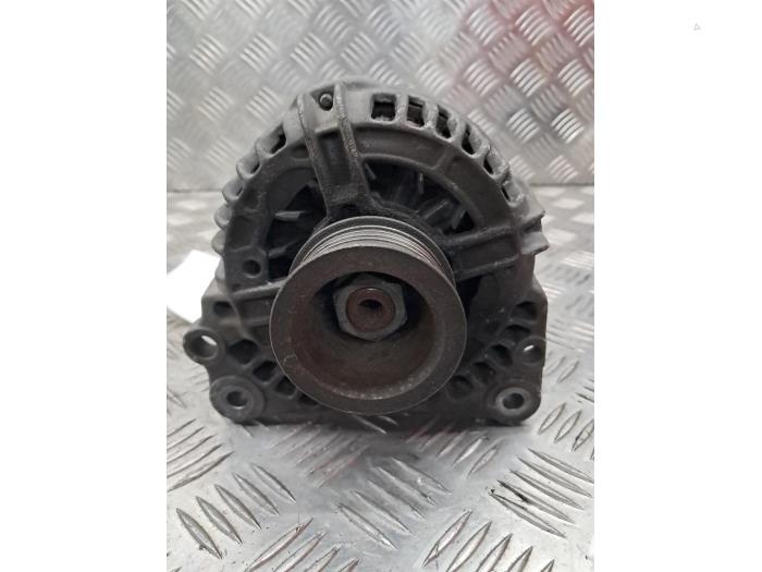 Dynamo van een Volkswagen Golf IV (1J1) 1.8 20V Turbo 1998