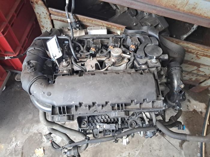 Używane Silnik Peugeot 208 II (UB/UH/UP) 1.2 Vti 12V PureTech 100 Cena € 1.650,00 Procedura marży oferowane przez autodemontage denollen