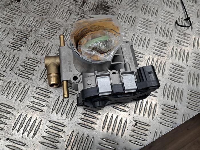 Usagé Boitier papillon Fiat Stilo (192A/B) 1.6 16V Prix € 60,00 Règlement à la marge proposé par autodemontage denollen