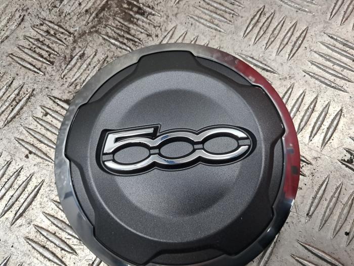 Używane Kolpak Fiat 500L (199) 1.3 D 16V Multijet Cena na żądanie oferowane przez autodemontage denollen