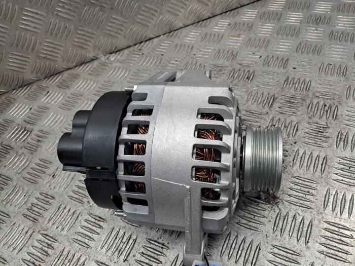 Usagé Dynamo Alfa Romeo 159 Sportwagon (939BX) 1.9 JTDm 16V Prix € 60,00 Règlement à la marge proposé par autodemontage denollen