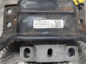 Engine mount from a Volkswagen Golf VII (AUA) 1.6 TDI 16V 2014