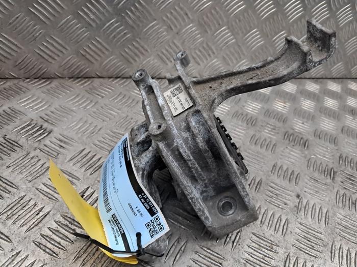 Used Engine mount Volkswagen Golf VII (AUA) 1.6 TDI 16V Price € 24,99 Margin scheme offered by autodemontage denollen